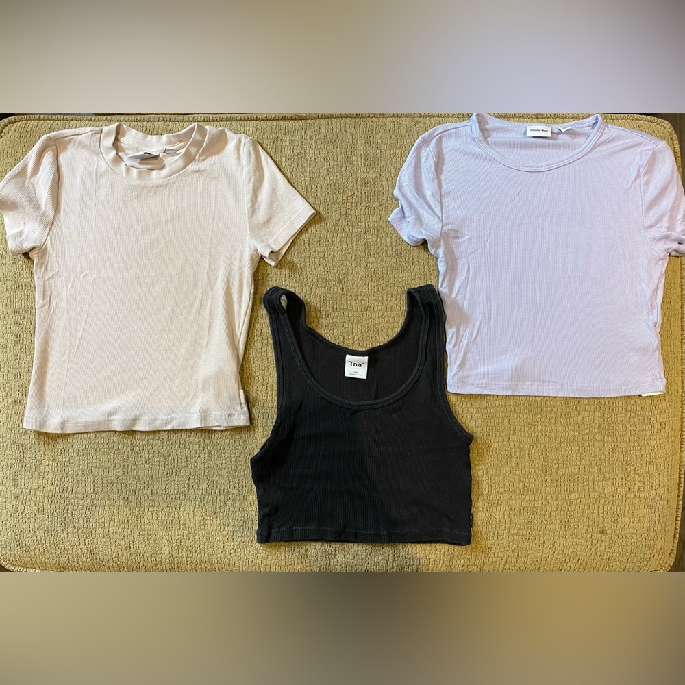 Aritzia xxs sculpt/ribbed t-shirt and tank top bundle